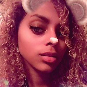 Meet your Posher, Aniya